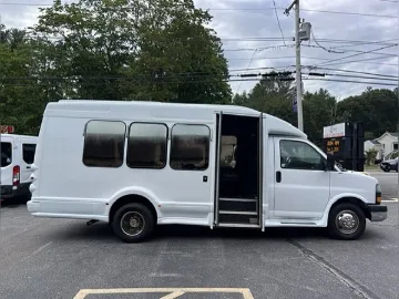 Picture of 2008 GMC Savana Turtle Top Shuttle Bus