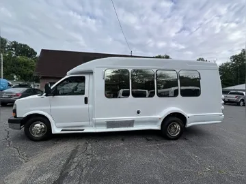 Picture of 2008 GMC Savana Turtle Top Shuttle Bus