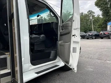Picture of 2008 GMC Savana Turtle Top Shuttle Bus