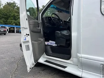 Picture of 2008 GMC Savana Turtle Top Shuttle Bus