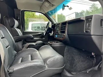 Picture of 2008 GMC Savana Turtle Top Shuttle Bus