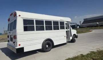 Picture of 2003 Chevrolet Express Shuttle Bus