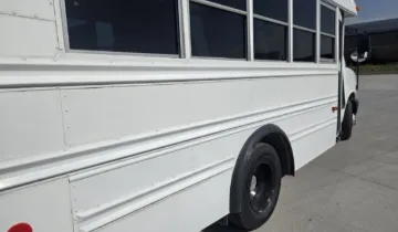 Picture of 2003 Chevrolet Express Shuttle Bus