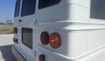 Picture of 2003 Chevrolet Express Shuttle Bus
