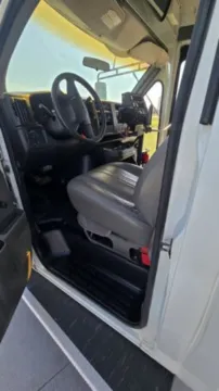 Picture of 2003 Chevrolet Express Shuttle Bus