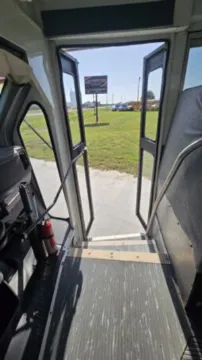 Picture of 2003 Chevrolet Express Shuttle Bus