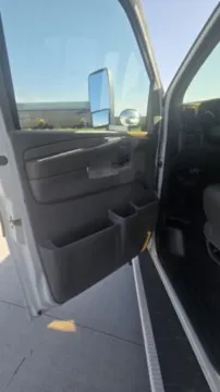Picture of 2003 Chevrolet Express Shuttle Bus