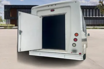 Picture of 2019 Ford E450 Shuttle Bus