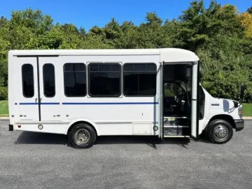 Picture of 2015 Ford E-450 Shuttle Bus ADA
