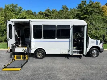 Picture of 2015 Ford E-450 Shuttle Bus ADA