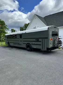 Picture of 2002 International RE3000 Skoolie