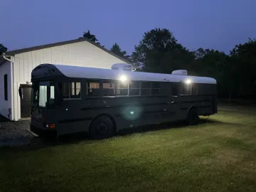 Picture of 2002 International RE3000 Skoolie