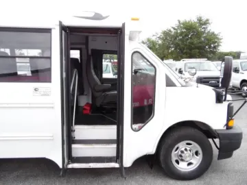 2017 Chevrolet Express 3500 Shuttle Bus