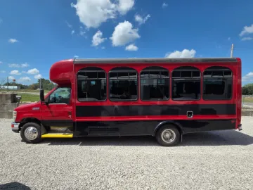 Picture of 2016 Ford E-450 Starcraft 11P ADA
