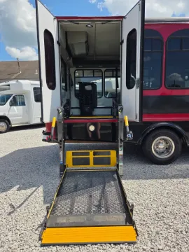 Picture of 2016 Ford E-450 Starcraft 11P ADA