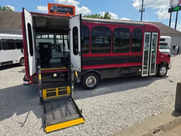 Picture of 2016 Ford E-450 Starcraft 11P ADA