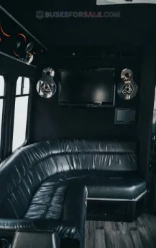 Picture of 2005 GMC 5500 Limo & Party Bus