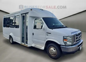 Picture of 2016 Starcraft Starquest Shuttle Bus