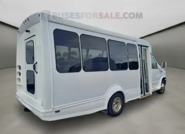 Picture of 2016 Starcraft Starquest Shuttle Bus