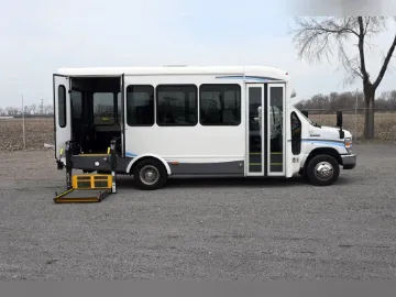 2018 Ford Starcraft Shuttle Bus