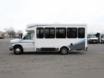 2018 Ford Starcraft Shuttle Bus