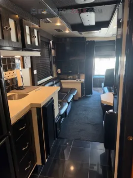 Picture of 2003 Prevost Xlii Entertainer Coach Bus