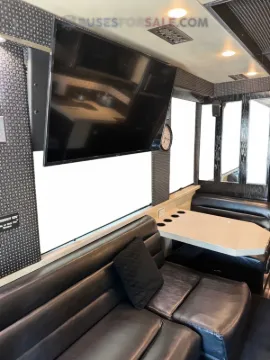 Picture of 2003 Prevost Xlii Entertainer Coach Bus