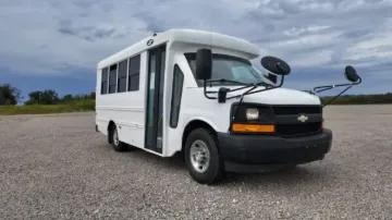 Picture of 2017 Chevrolet Starcraft Shuttle Bus