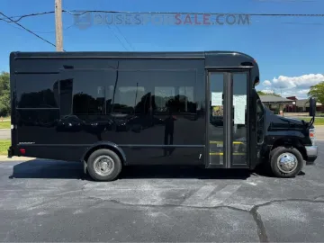 Picture of 2025 Ford E450 Starcraft Shuttle Bus