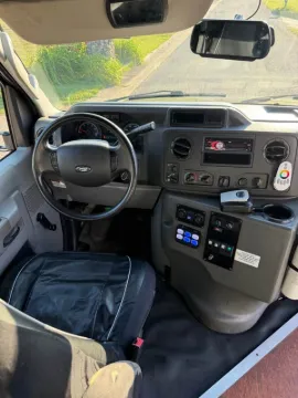 Picture of 2015 Ford E450 22P Party Bus