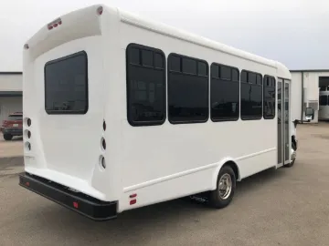 Picture of 2015 Ford E450 Starcraft 14P