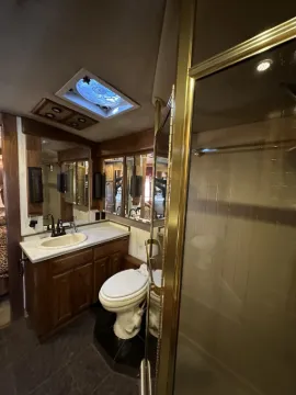 Picture of 1992 Prevost Country Coach Xl 40 Coach Motorcoach Conversion