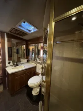 Picture of 1992 Prevost Country Coach Xl 40 Coach Motorcoach Conversion