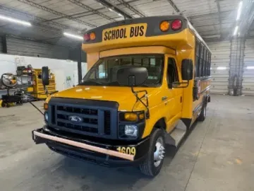 Picture of 2016 Ford E-450 Collins 30P