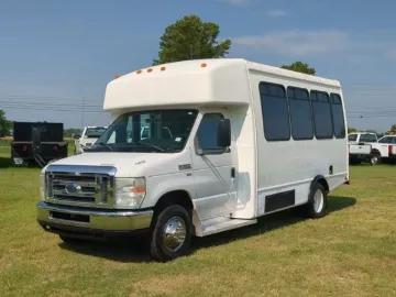 Picture of 2013 Ford E-350 14P Shuttle