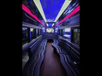Picture of 2012 Chassis F-550 Super Duty Limo & Party Bus
