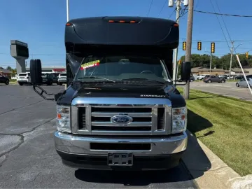 Picture of 2025 Ford E-450 Starcraft Exec 14P