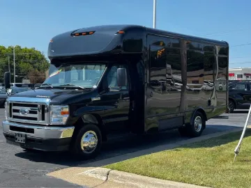 Picture of 2025 Ford E-450 Starcraft Exec 14P