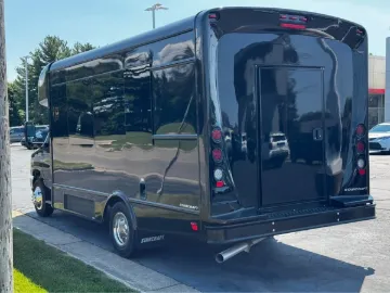 Picture of 2025 Ford E-450 Starcraft Exec 14P