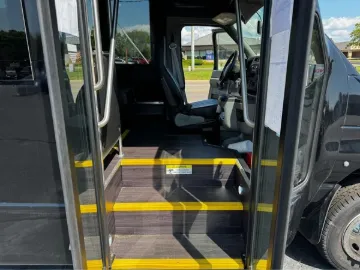 Picture of 2025 Ford E-450 Starcraft Exec 14P