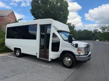 Picture of 2018 Ford E-450 Shuttle Bus