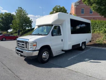 Picture of 2018 Ford E-450 Shuttle Bus