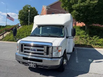 Picture of 2018 Ford E-450 Shuttle Bus