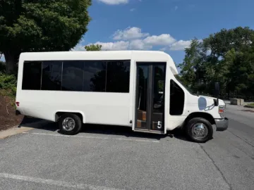 Picture of 2018 Ford E-450 Shuttle Bus