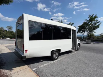 Picture of 2018 Ford E-450 Shuttle Bus