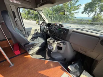 Picture of 2018 Ford E-450 Shuttle Bus