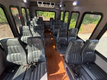 Picture of 2018 Ford E-450 Shuttle Bus