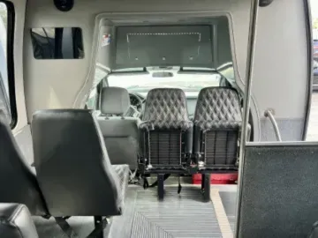 Picture of 2015 F-550 Diesel 29P Krystal