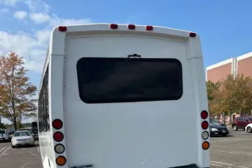 Picture of 2007 Ford E-450 20P Party