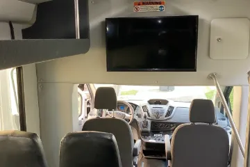 Picture of 2016 Ford T-350HD Starcraft 13P Luxury
